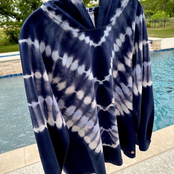 Livi Active Tops - NWT LIVI Blue Tie Dyed Hoodie Top Size 14/16 (1X) Lane Bryant